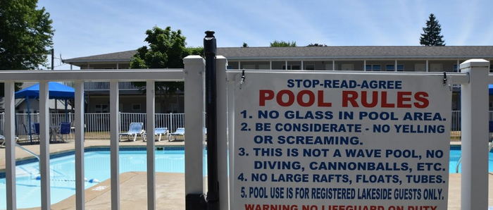 Lakeside Motor Lodge (Lakeside Motel) - Web Listing (newer photo)